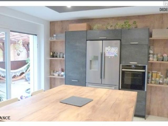 Maison 7 pièces 241 m²
