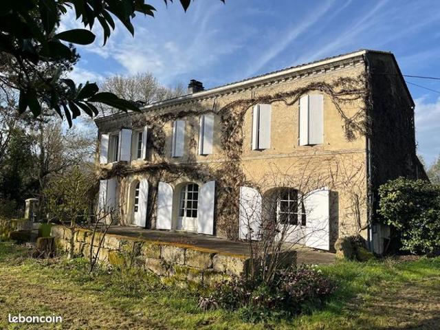 Maison 7 pièces 241 m²
