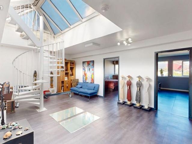 Maison 7 pièces 241 m²