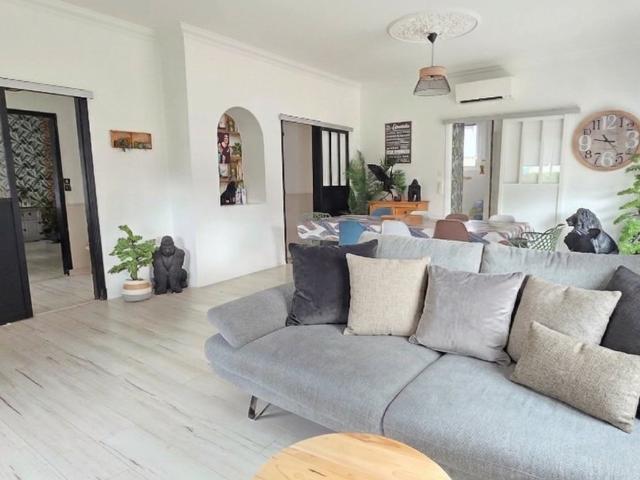 Maison 7 pièces 241 m²