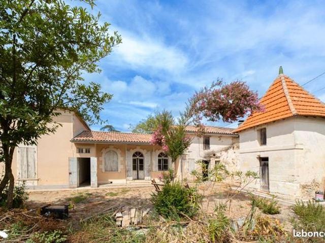 Maison 7 pièces 241 m²