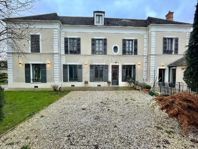 Maison 7 pièces 241 m²