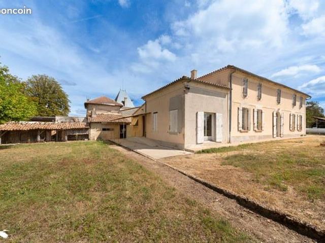 Maison 7 pièces 241 m²