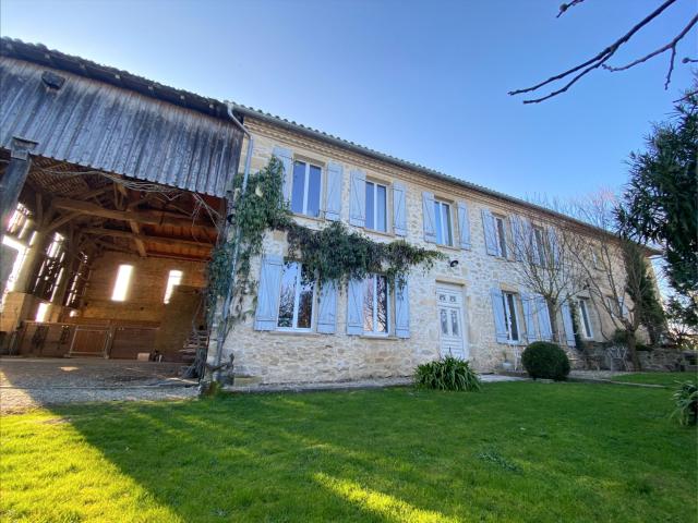 Maison 7 pièces 242 m²