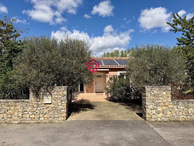 Maison 7 pièces 242 m²