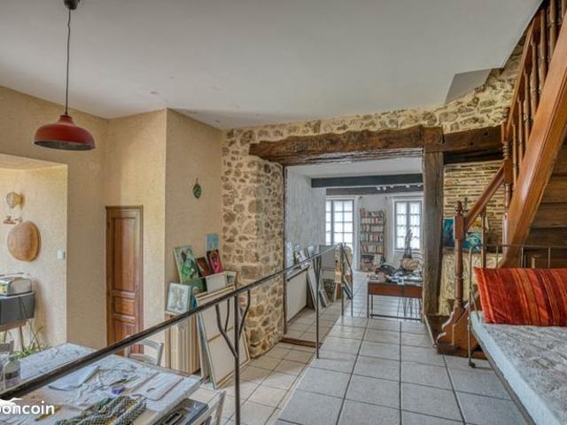 Maison 7 pièces 242 m²