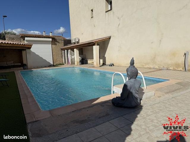 Maison 7 pièces 242 m²