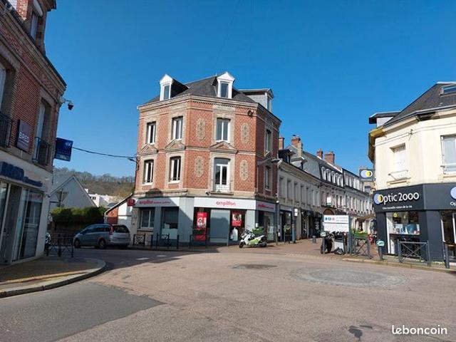 Maison 7 pièces 242 m²