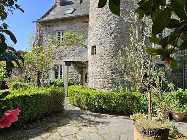Maison 7 pièces 242 m²