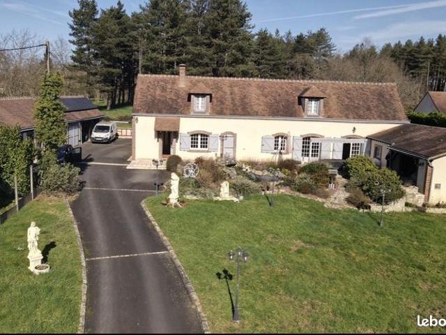 Maison 7 pièces 242 m²