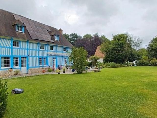 Maison 7 pièces 242 m²