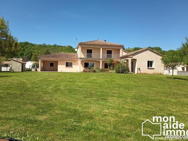 Maison 7 pièces 243 m²
