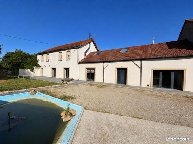 Maison 7 pièces 243 m²