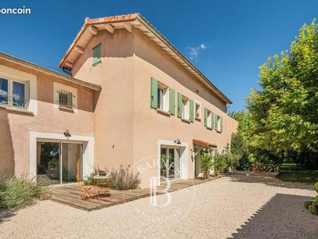 Maison 7 pièces 243 m²