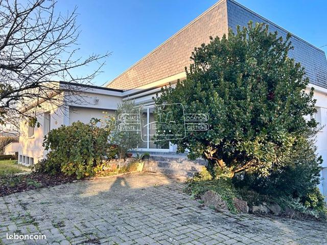 Maison 7 pièces 243 m²