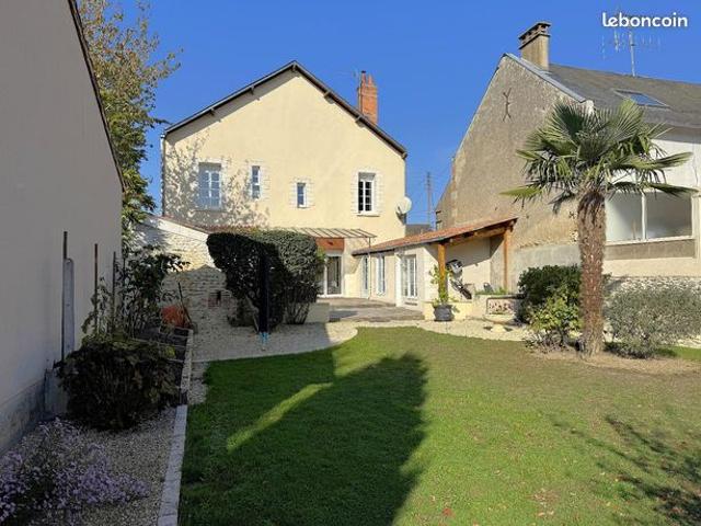 Maison 7 pièces 243 m²