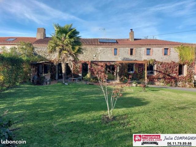 Maison 7 pièces 243 m²