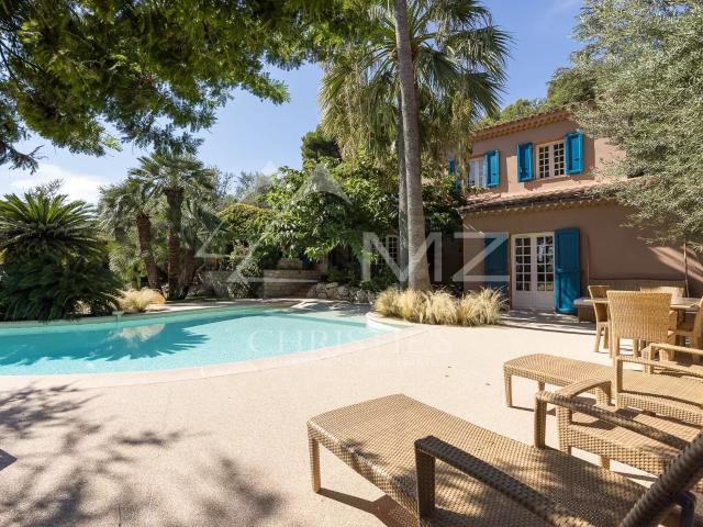 Maison 7 pièces 243 m²