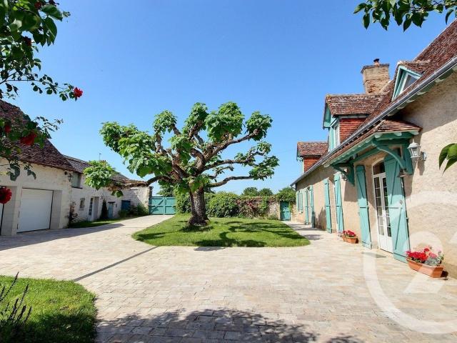 Maison 7 pièces 243 m²