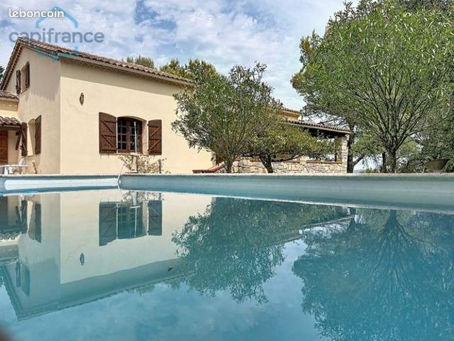 Maison 7 pièces 243 m²