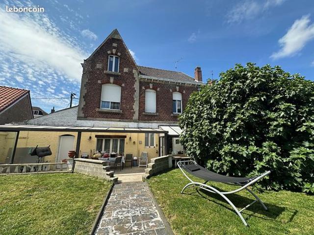 Maison 7 pièces 254 m²