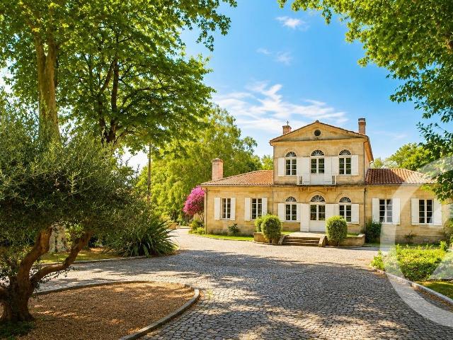 Maison 7 pièces 254 m²