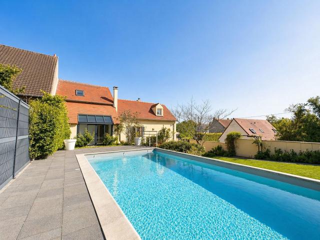 Maison 7 pièces 254 m²
