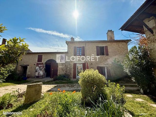 Maison 7 pièces 254 m²