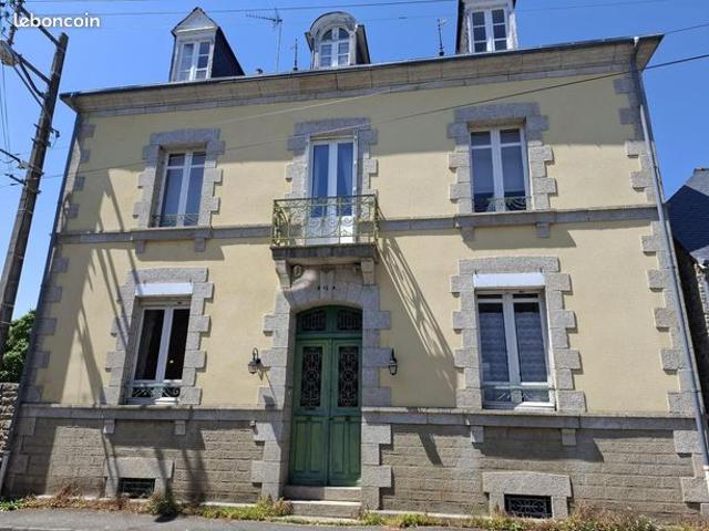 Maison 7 pièces 254 m²