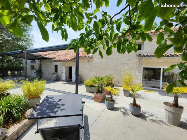Maison 7 pièces 254 m²