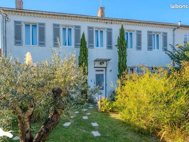 Maison 7 pièces 254 m²