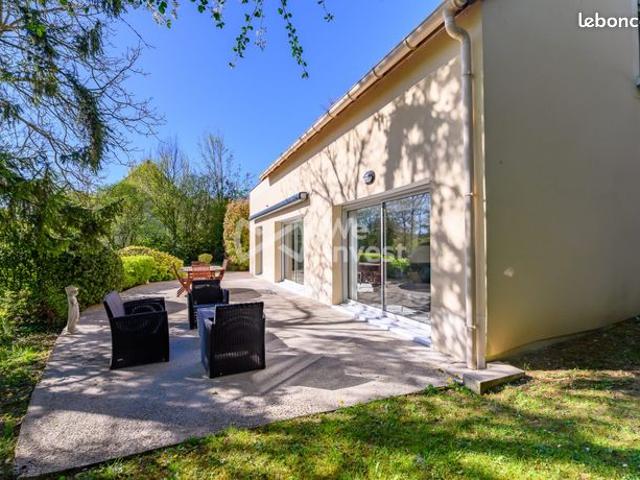 Maison 7 pièces 254 m²