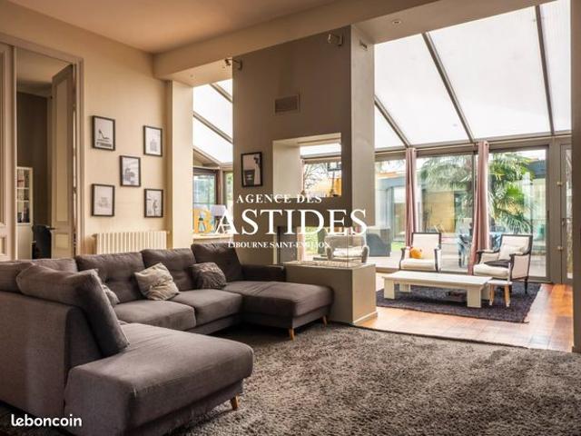 Maison 7 pièces 254 m²