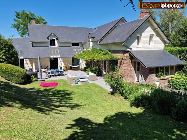 Maison 7 pièces 255 m²