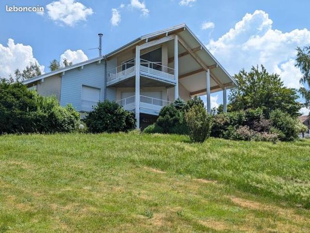 Maison 7 pièces 255 m²
