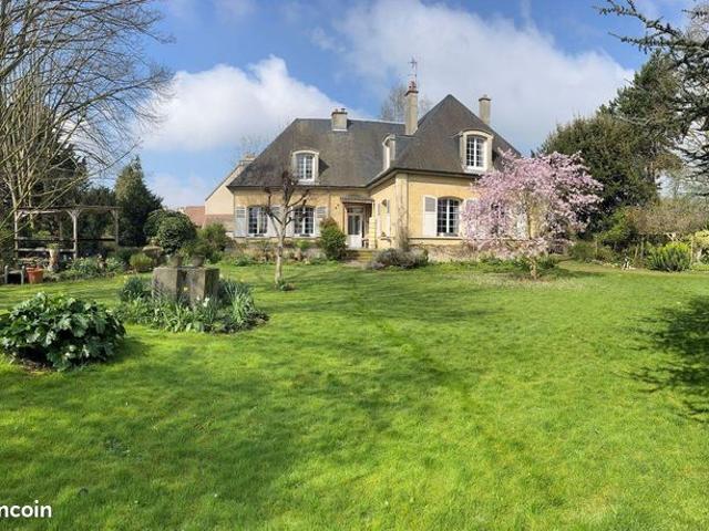 Maison 7 pièces 255 m²
