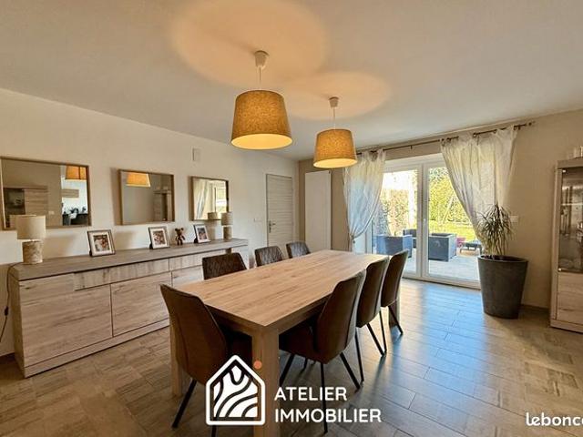 Maison 7 pièces 255 m²