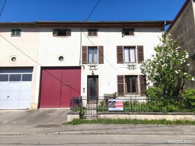 Maison 7 pièces 255 m²