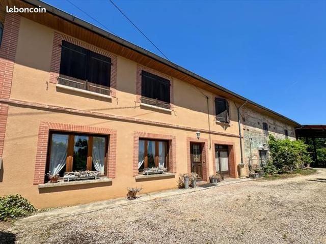Maison 7 pièces 255 m²
