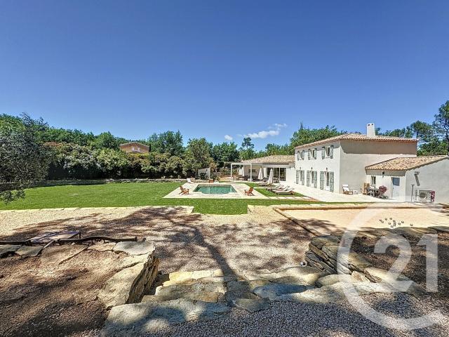 Maison 7 pièces 255 m²