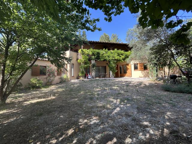 Maison 7 pièces 255 m²