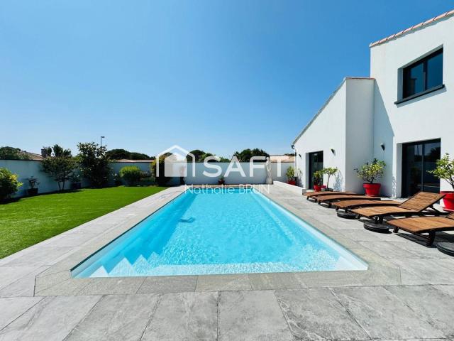 Maison 7 pièces 255 m²