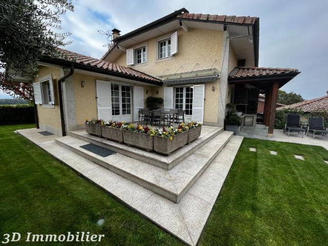 Maison 7 pièces 255 m²