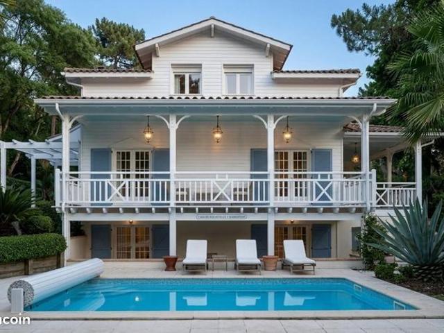Maison 7 pièces 255 m²