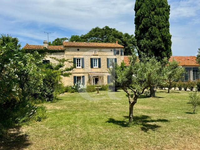 Maison 7 pièces 255 m²