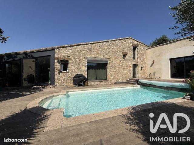 Maison 7 pièces 256 m²