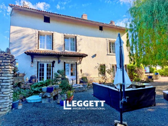 Maison 7 pièces 256 m²