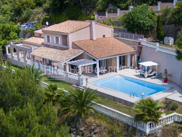 Maison 7 pièces 256 m²
