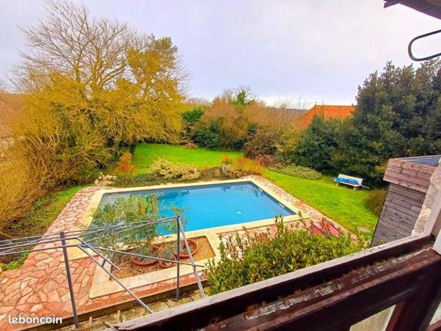 Maison 7 pièces 256 m²