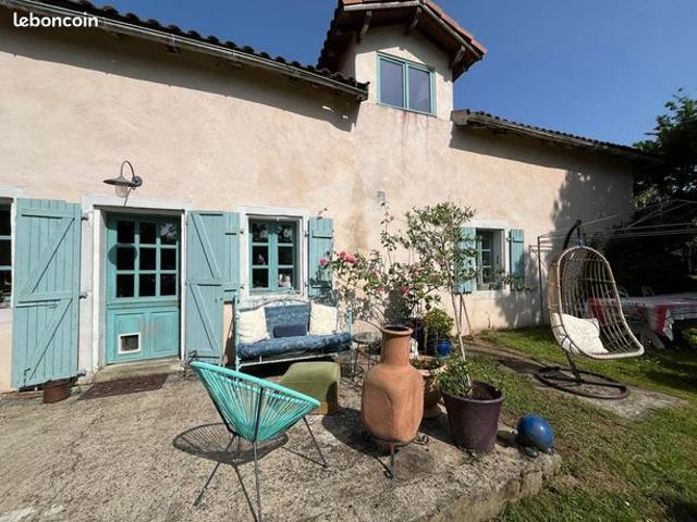 Maison 7 pièces 256 m²